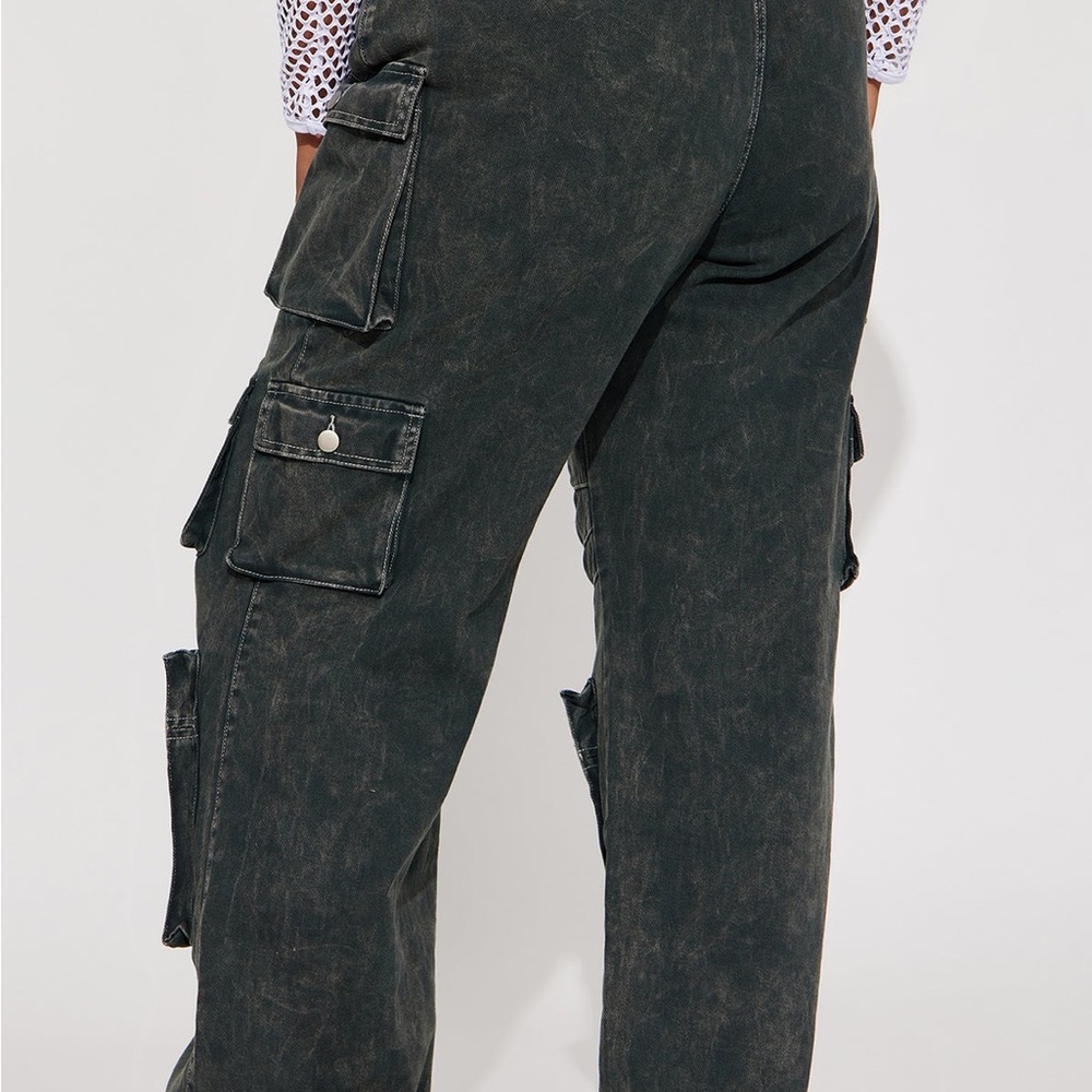 FASHION NOVA High Rise Cargo Jeans - Picture 5 of 5